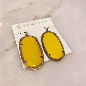 KENDRA SCOTT Drop Earrings